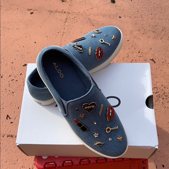 Shoes - Picture 4 of 4